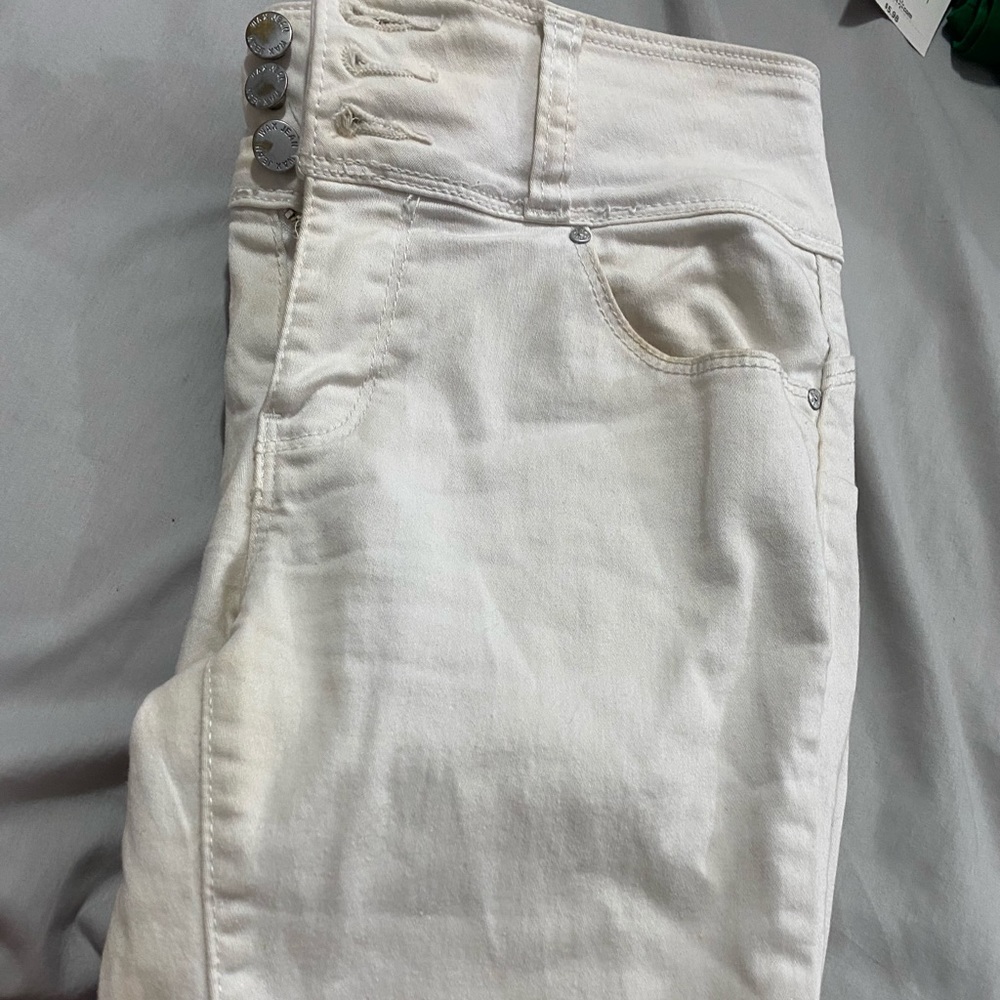 Skinny jeans great condition preowned. Smoke free home.